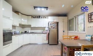 בשטרית - 2.5 חד', 50 מ"ר משופצת, הסכם פינוי בינוי חתום, 1,695,000 ש"ח